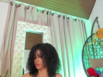 webcam girl naomigarcia live cam image #10135885