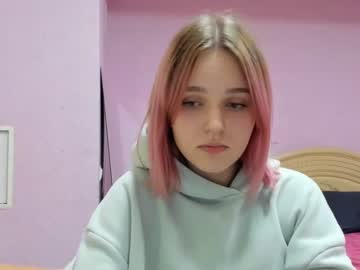 webcam girl rozmari_n live cam image #240444