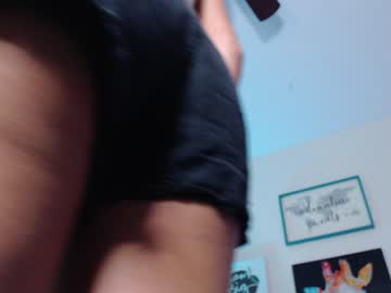 webcam girl holihurricane live cam image #5411270