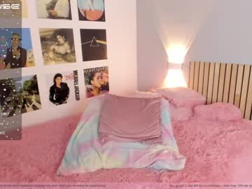 webcam girl little_effy18 live cam image #5838205
