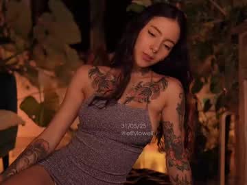 webcam girl effylowell_ live cam image #12804252
