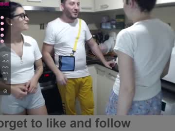 webcam couple maya_and_guests live cam image #1260992