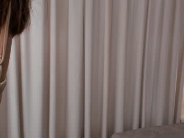 webcam girl peek_in_my_window live cam image #9248082