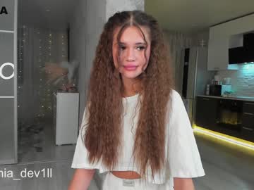 webcam girl mia_devill live cam image #5051928