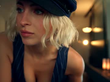 webcam girl artmosphera live cam image #10123059