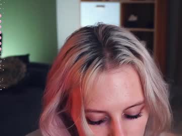 webcam girl audreycarvin live cam image #10396226
