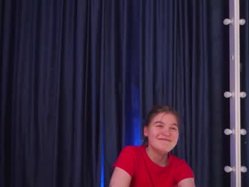 webcam girl helenmoors live cam image #9631319