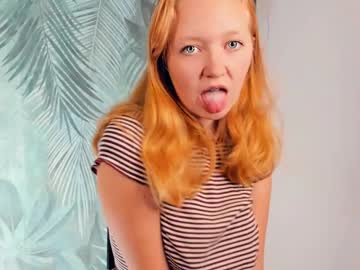 webcam girl elwynacroyle live cam image #10680748