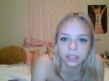 webcam girl cindyloulou1 live cam image #5265563