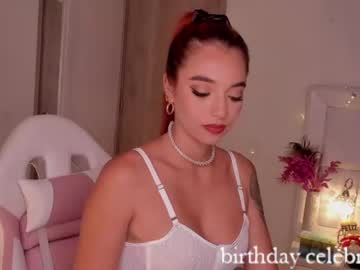 webcam girl scarlett__baker live cam image #5475383