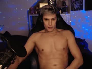 webcam man misterydragon live cam image #434075