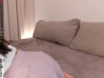 webcam girl peek_in_my_window live cam image #8411341