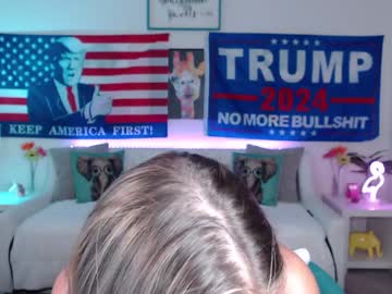 webcam girl holihurricane live cam image #10025845