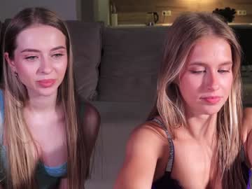 webcam girl ella_twinkle live cam image #10546894