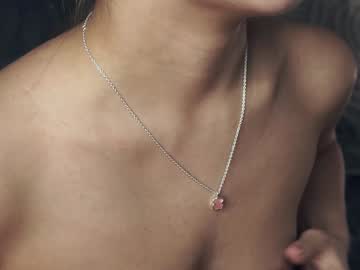 webcam girl mildredgarrett live cam image #11693555