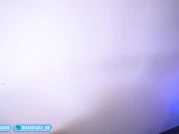 webcam girl dakota_leex live cam image #12139776