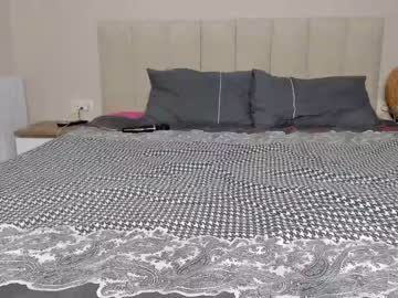 webcam girl melon_mussy live cam image #7563765