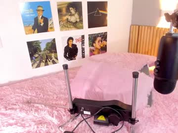 webcam girl little_effy18 live cam image #9600295