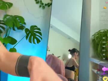 webcam girl breeding_material live cam image #11896333