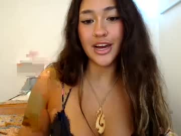 webcam girl teleaevansss live cam image #11709380