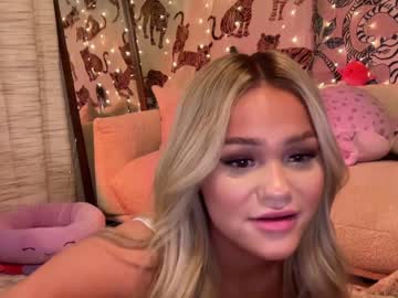 webcam girl ari_02 live cam image #8734392