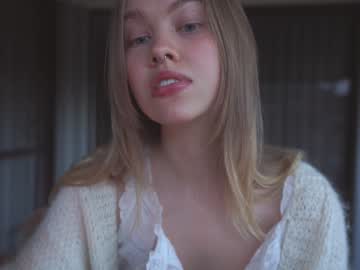 webcam girl bibi_it_is live cam image #7225750