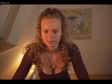 webcam girl chillwithkira live cam image #2510269
