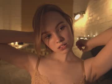 webcam girl bibi_it_is live cam image #2713746