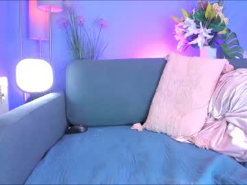 webcam girl littlee33 live cam image #6017938