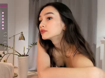 webcam girl juliepenningtona live cam image #7047845