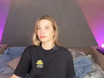webcam girl mmm_banana live cam image #5738625