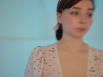 webcam girl floret_joy live cam image #7573982