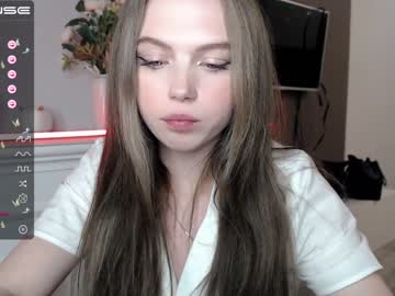 webcam girl small_blondee live cam image #3772999