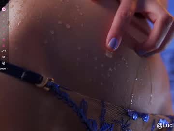 webcam girl lucie_beltran live cam image #11096306
