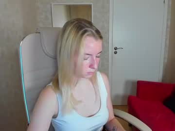 webcam girl vikkiriver live cam image #3659088