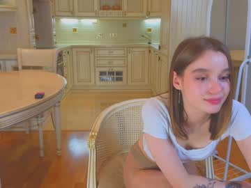 webcam girl harrieteasley live cam image #10718245