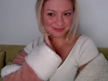 webcam girl kiradivine live cam image #2271728