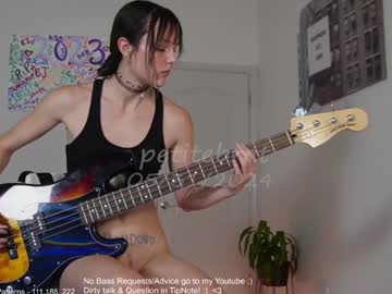 webcam girl petitebrat live cam image #9533681