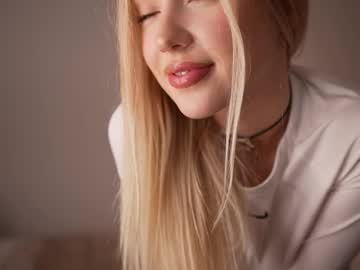 webcam girl kriss0leoo live cam image #11936773