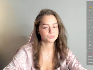 webcam girl brittcubitt live cam image #8699186