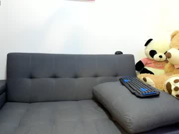 webcam girl abigail_w live cam image #3704548