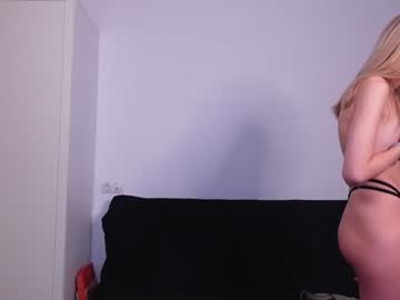 webcam girl laura__shy live cam image #6207550