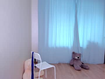 webcam girl yana_squrel_22 live cam image #2642026