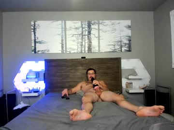 webcam man crossingtheroad live cam image #3922532