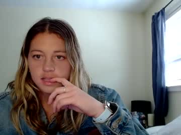 webcam girl rebeccafields live cam image #2349298