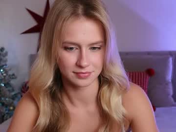 webcam girl ella_twinkle live cam image #11322186