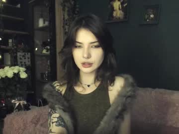 webcam girl bmwm5f90 live cam image #11537617