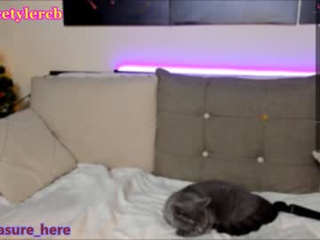webcam couple ur_pleasure_here live cam image #4689239