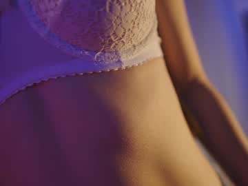 webcam girl lucie_beltran live cam image #9896793