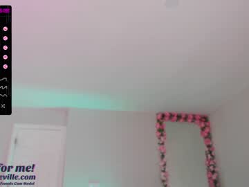 webcam girl daisydeville live cam image #2338115